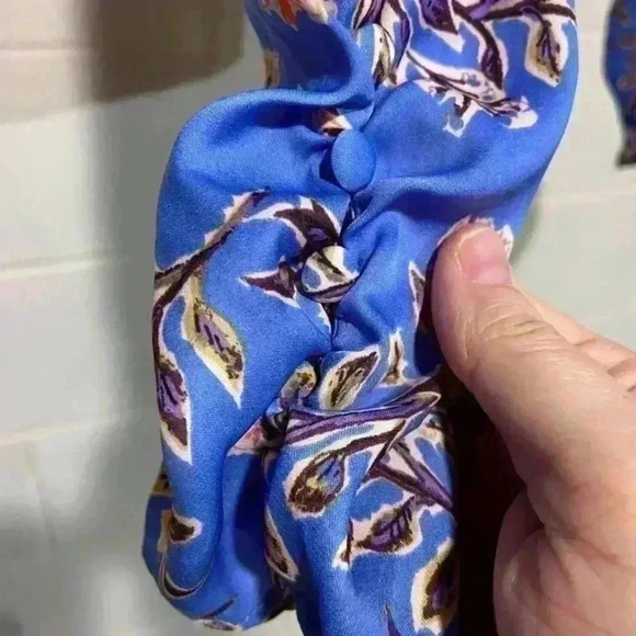 Free People Santiago Blouse SMALL Blue Floral Puff‎ Sleeve Ruched Smocked Boho - Picture 7 of 9